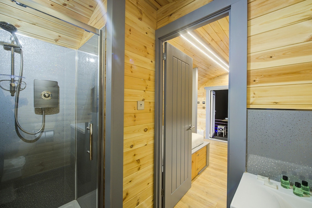 Luxury Beach Pod - Photo 21