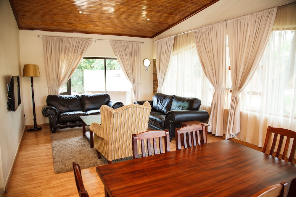 Deluxe Chalet, 2 Bedrooms, Resort View, Garden Area (3) photo 3