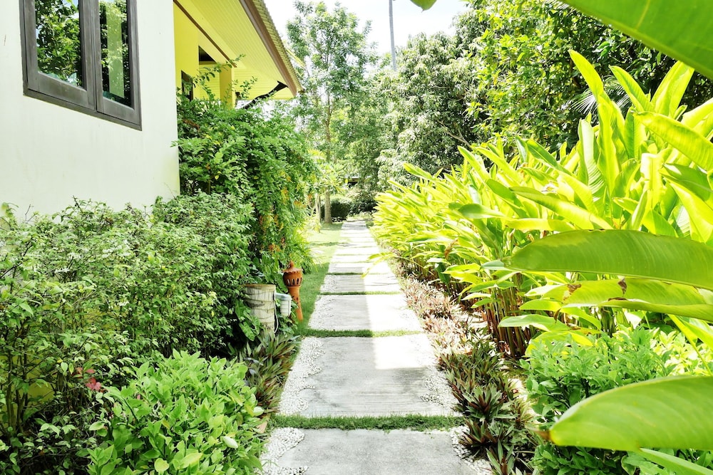 Deluxe Double Room, Garden View photo 2