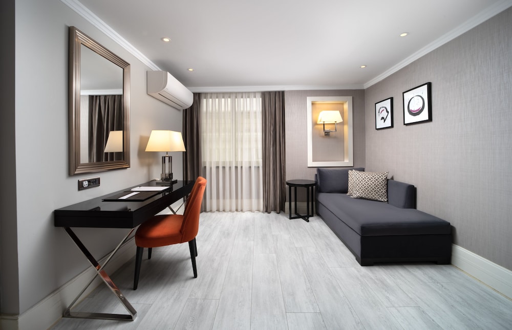 Deluxe Twin Room, Multiple Beds, City View photo 3