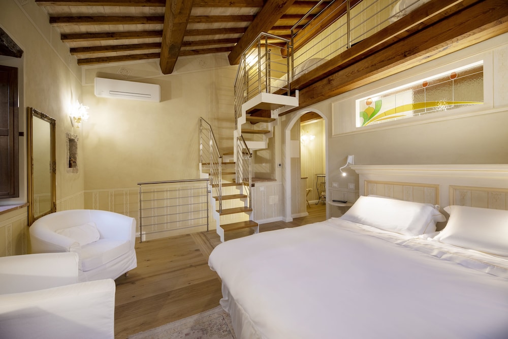 Quadruple Room - Photo 3