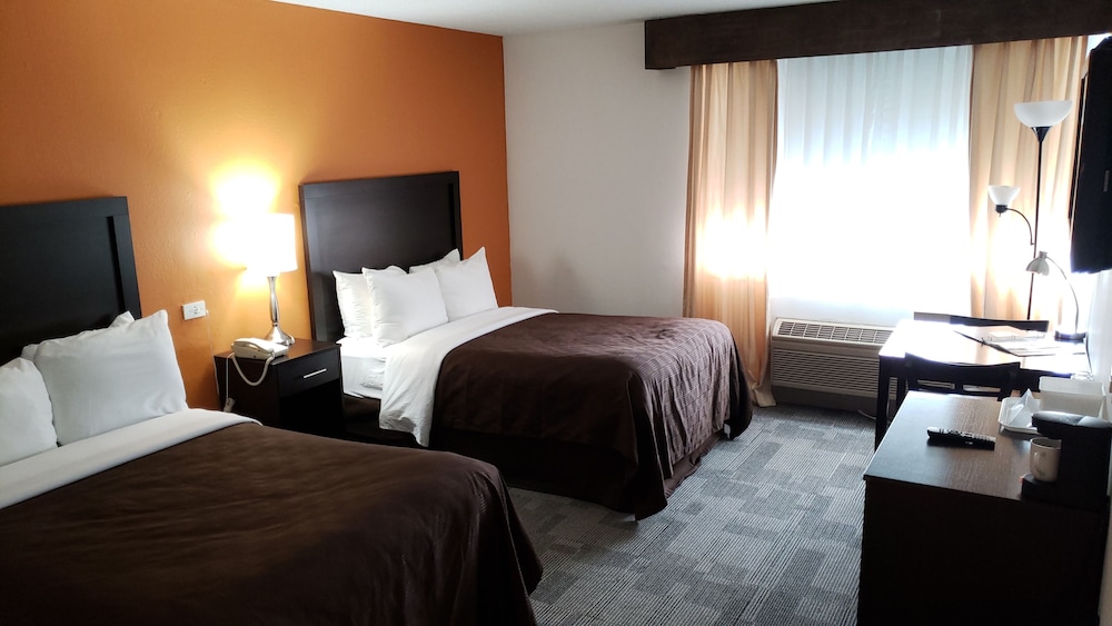 Standard Room, 2 Double Beds, Non Smoking - Photo 6