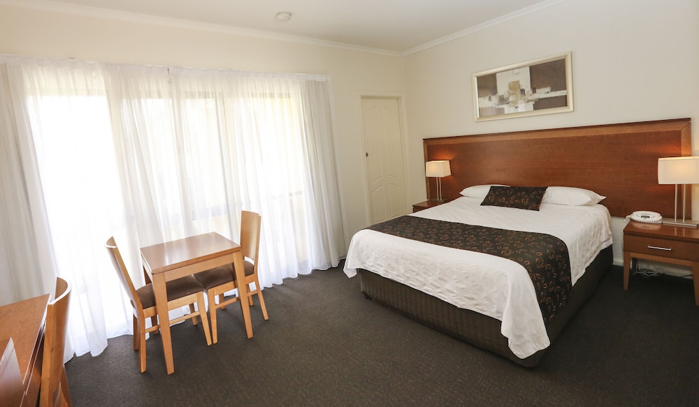 Deluxe Room - Photo 4
