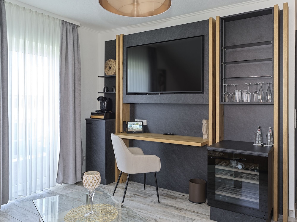 Suite, Ensuite, Lake View (mit Balkon) - Photo 6