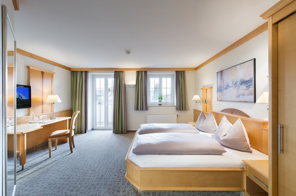 Business Double Room Single Use, 1 King Bed, Non Smoking