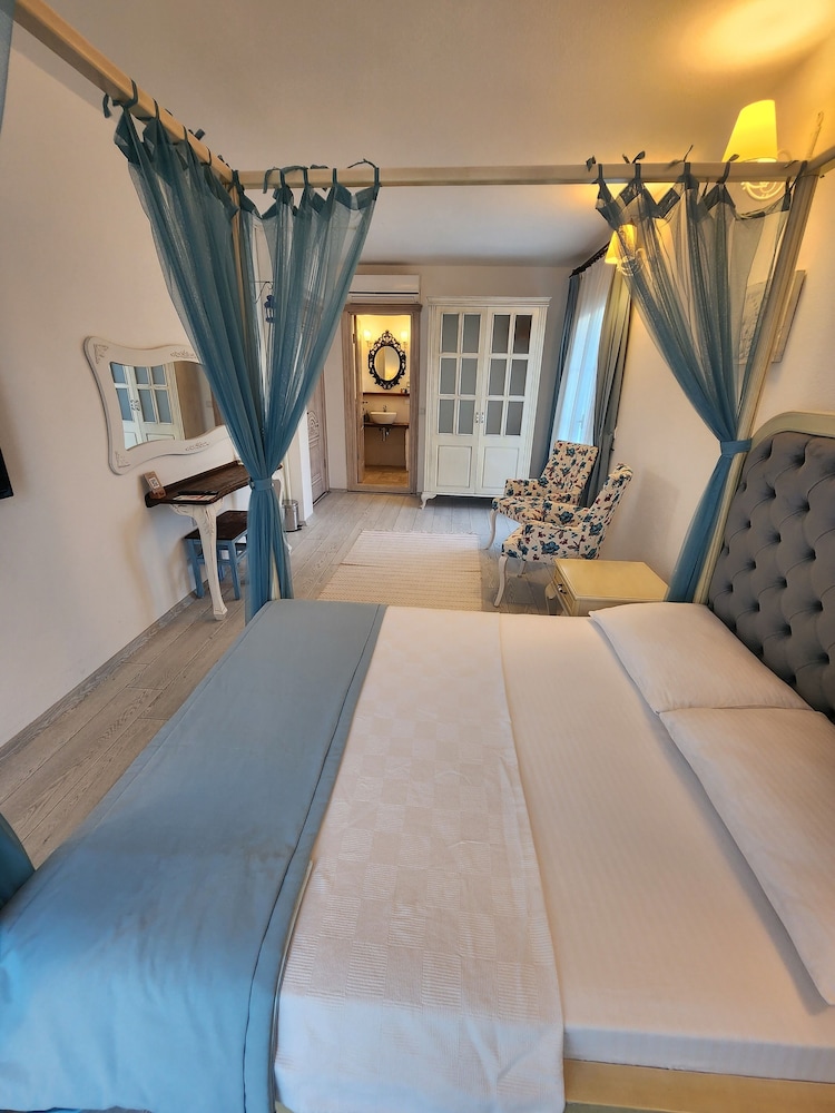 Deluxe Triple room with balcony photo 3