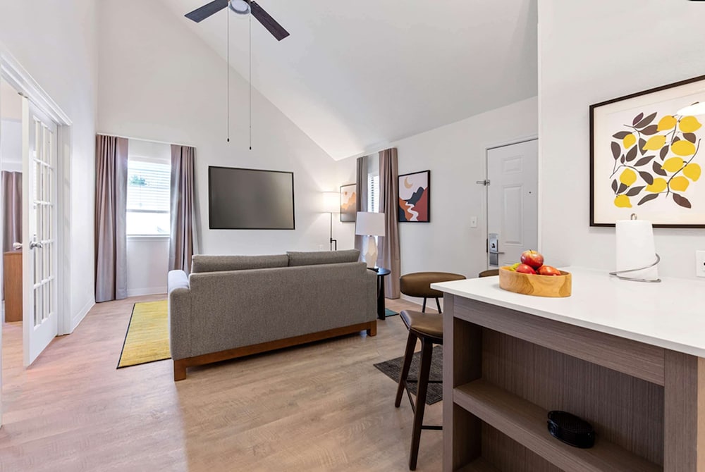 Loft, 2 Bedrooms - Photo 3