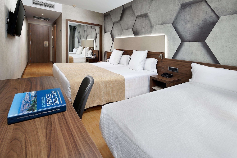 Standard Triple Room (with extra bed) photo 2