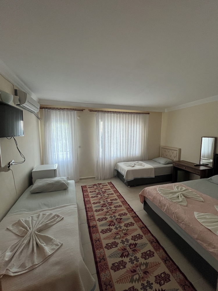 Comfort Quadruple Room, Balcony