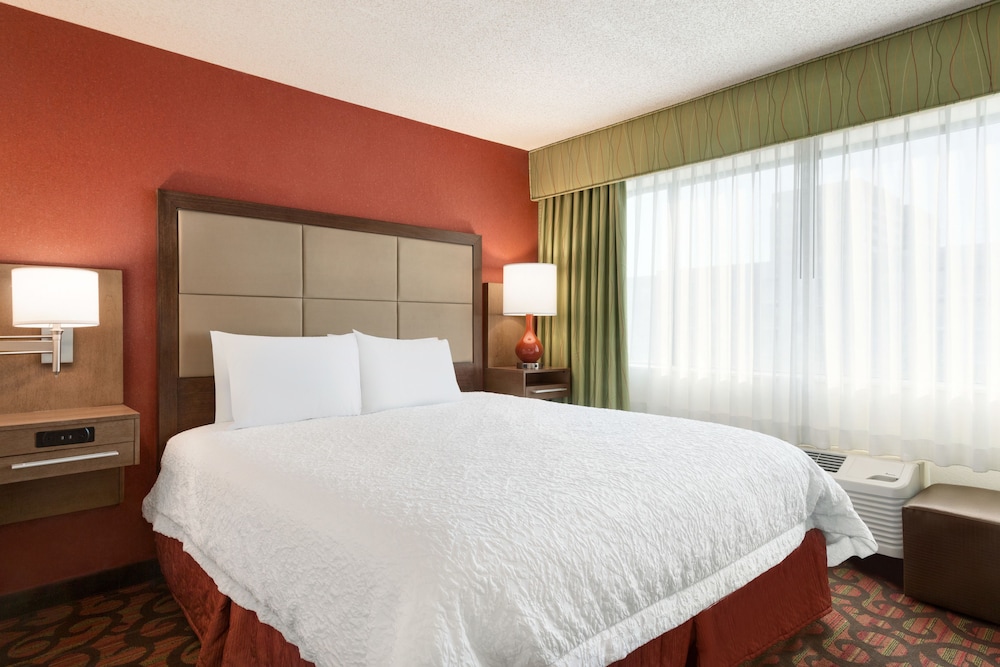 King Corner With Pullout Sofa Bed - Photo 2