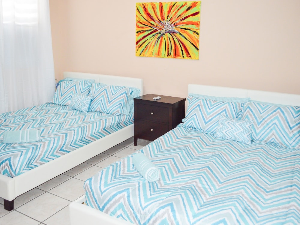 SS 2d - Family 2 Rooms Villa, 3 full beds & 1 twin bed, 2nd Floor photo 1