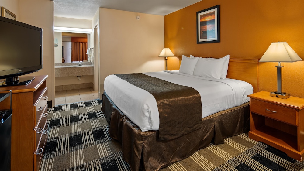 Suite, 1 King Bed, Non Smoking, Jetted Tub