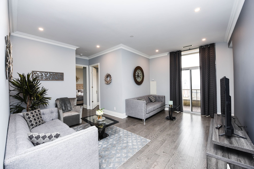 Royal Apartment, 2 Bedrooms, Kitchen, City View