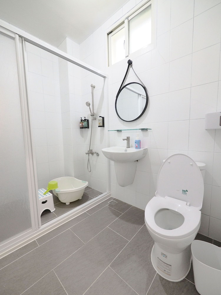 Standard Quadruple Room - Photo 4