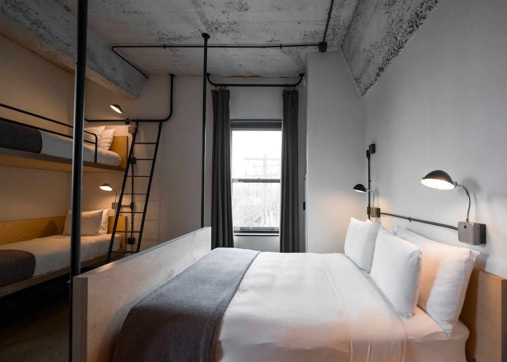 Loft, Multiple Beds