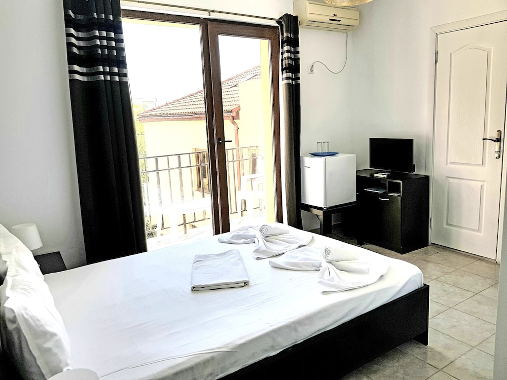 Double Room, Balcony - Photo 2