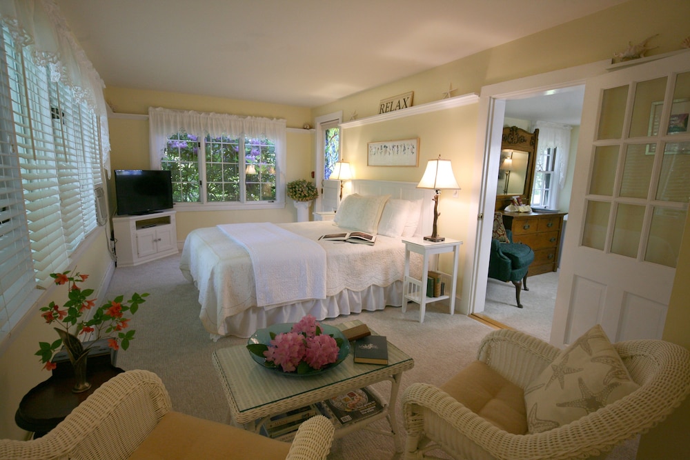 Comfort Double Room, 1 King Bed, Patio, Garden View photo 1