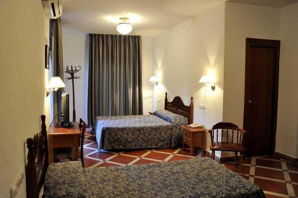 Triple Room - Photo 2