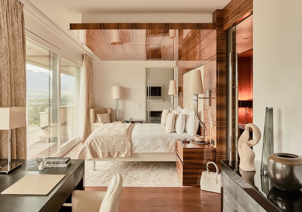 Suite (Penthouse) photo 3