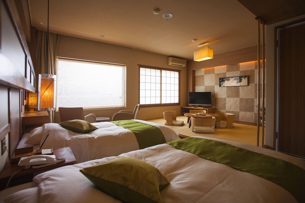 Designer's Room, Non Smoking, Angel Road & Sea View photo 2