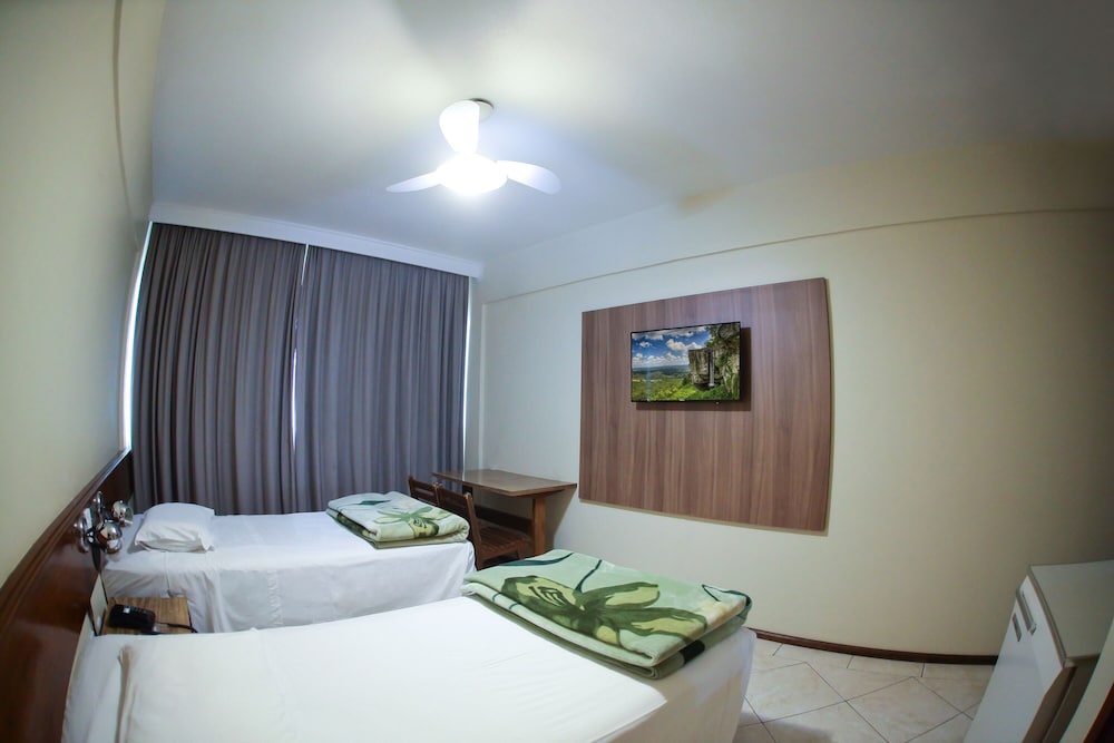 Standard Twin Room, 2 Twin Beds photo 3