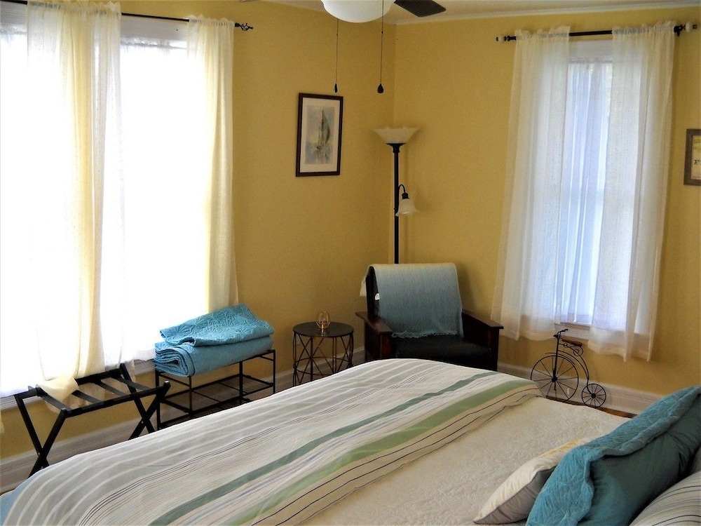 Traditional Room, 1 King Bed (Ocean Ave Room) photo 3