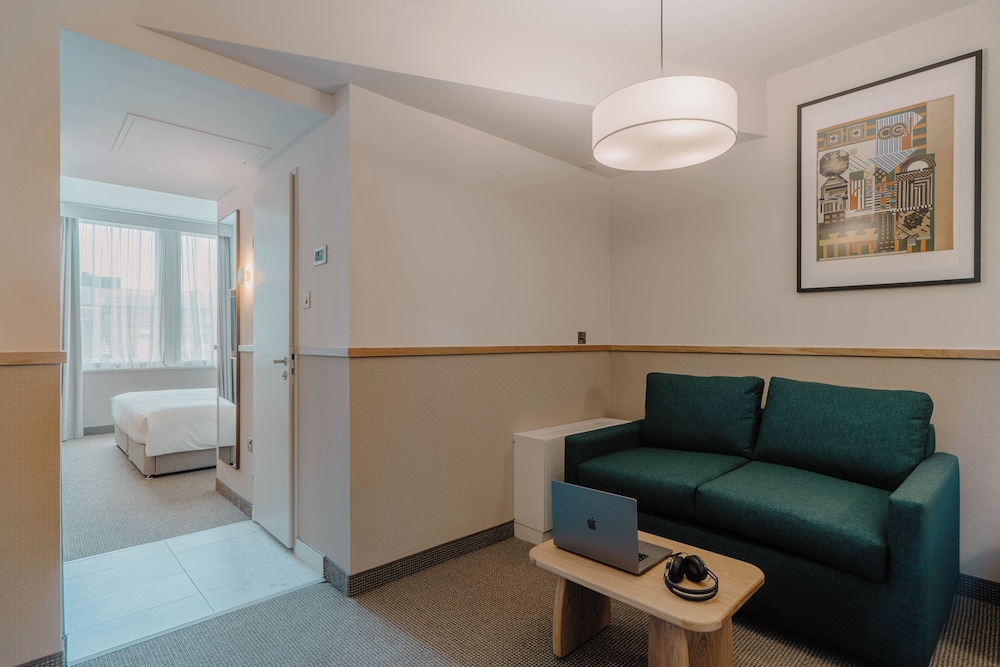 Suite, 1 Queen Bed, Kitchenette (Newly Refurbished 2024) thumbnail 5