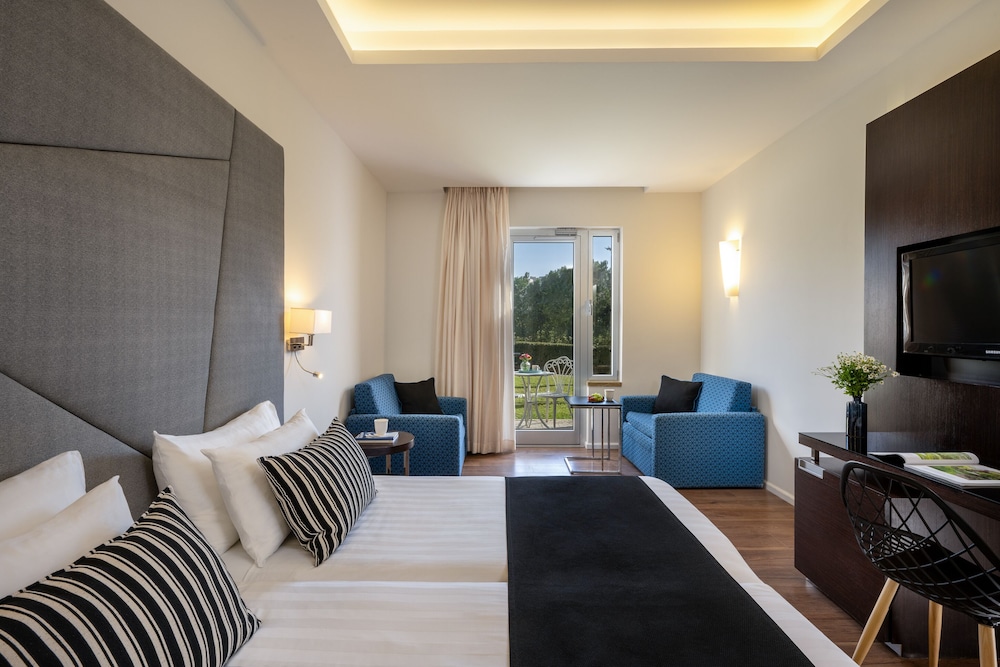 Classic Room, Garden Area photo 2