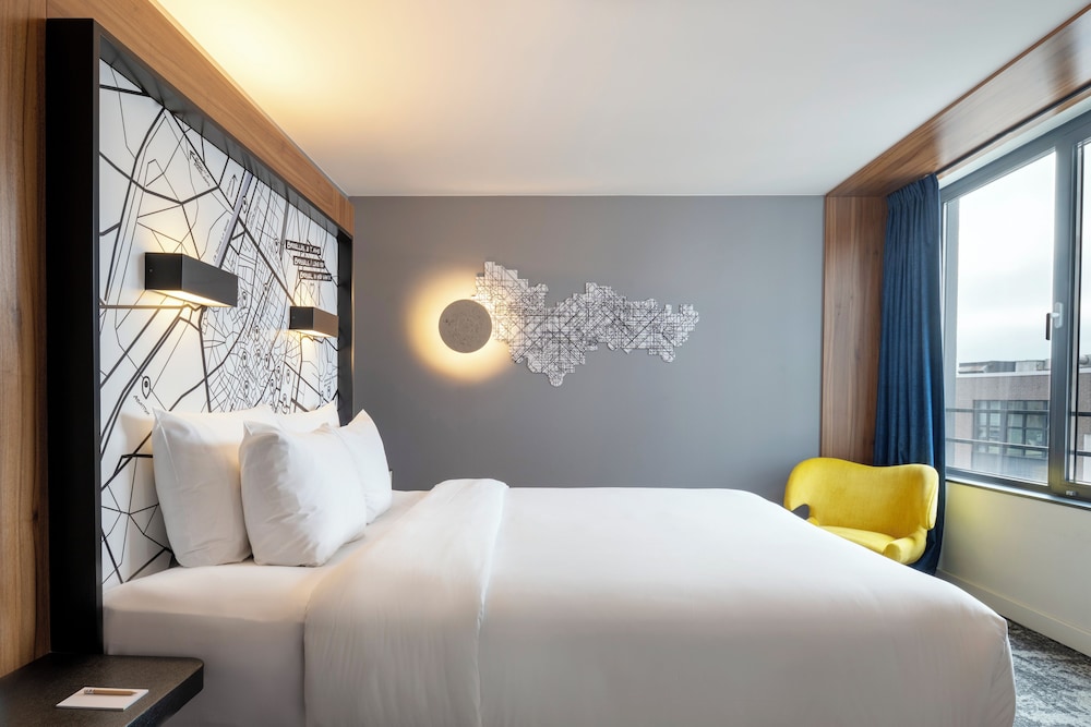 Standard Room, 1 King Bed - Photo 1