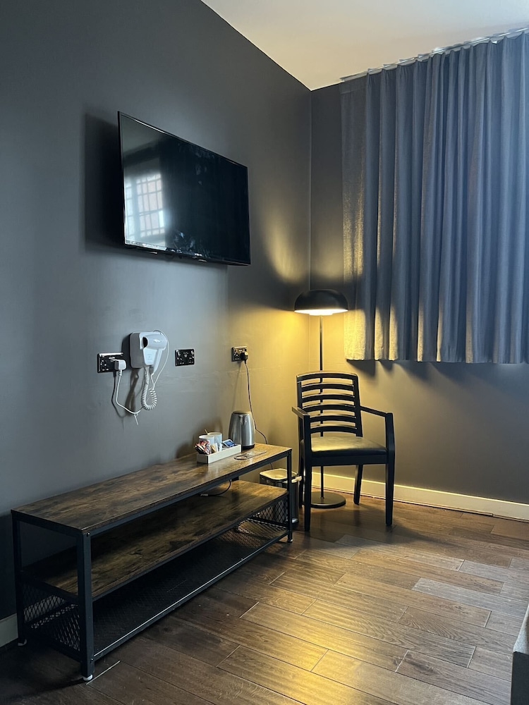 Superior Double Room, Ensuite (Ground Floor) - Photo 2
