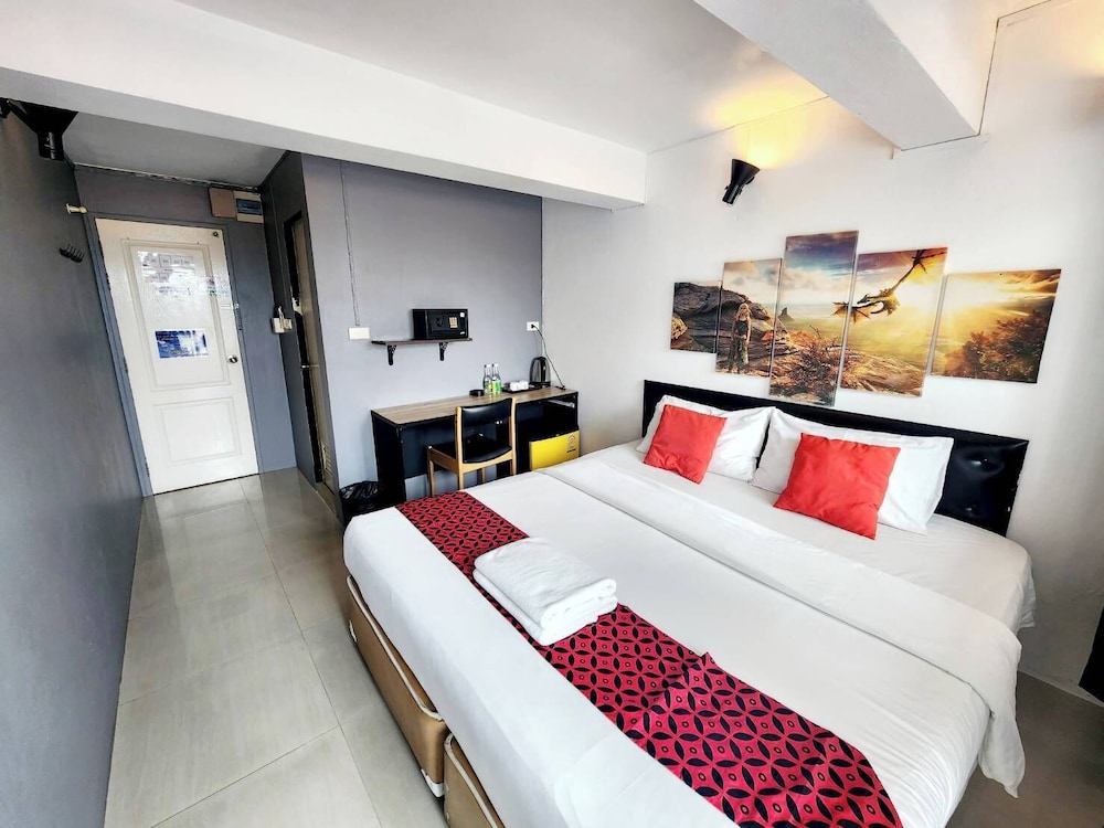Superior Room, Non Smoking, Balcony thumbnail 5