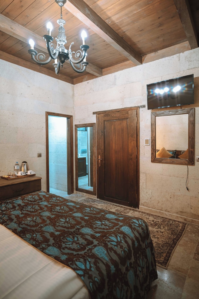 Standard Cave or Stone Room - Photo 6