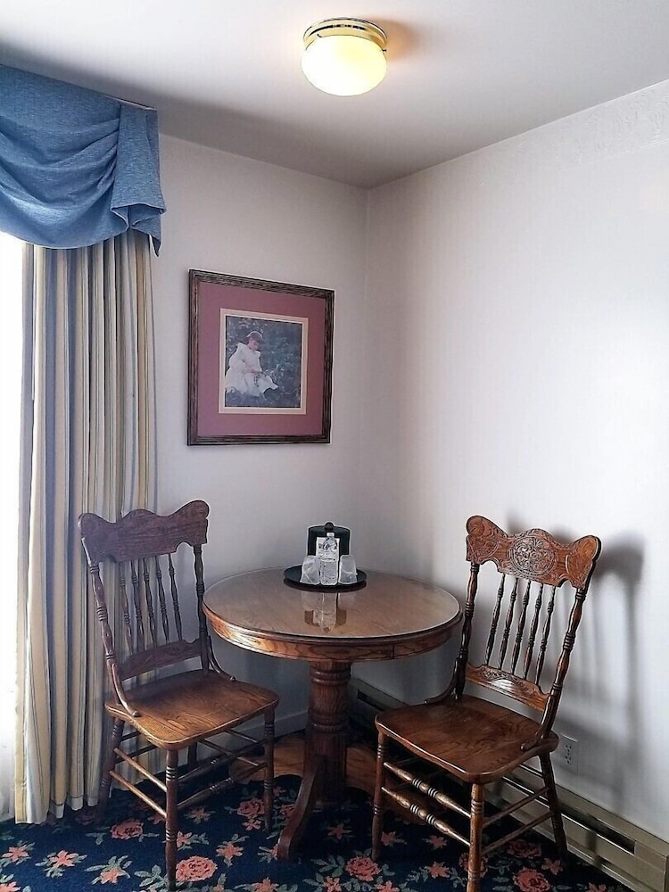Standard Room, 1 King Bed, Accessible, Garden View (Garden View - Accessible)