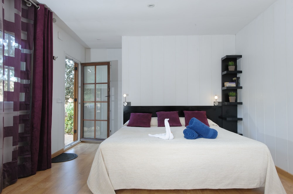 Standard Double Room, 1 King Bed, Terrace photo 2