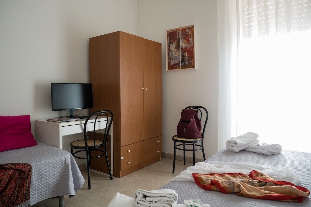 Standard Room, Ground Floor photo 3