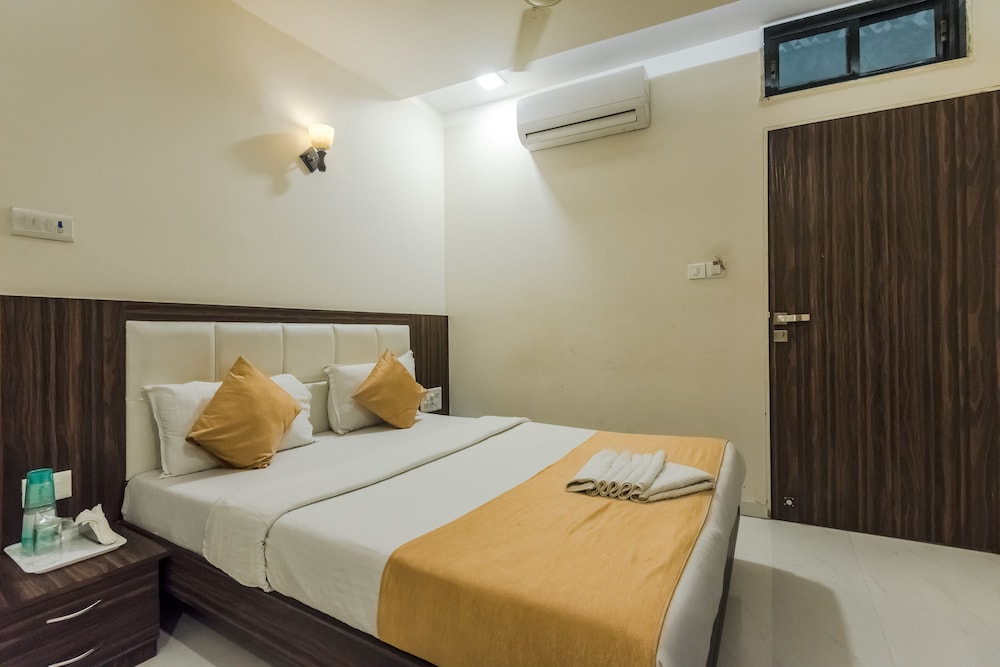 Super Deluxe A/C Room