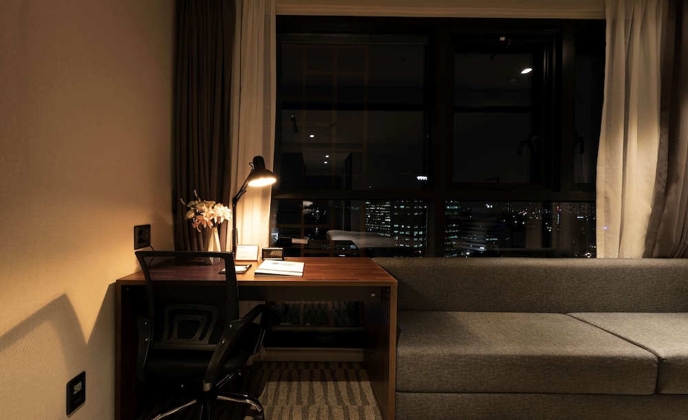 Deluxe Room, 1 Double Bed, Non Smoking, City View - Photo 3