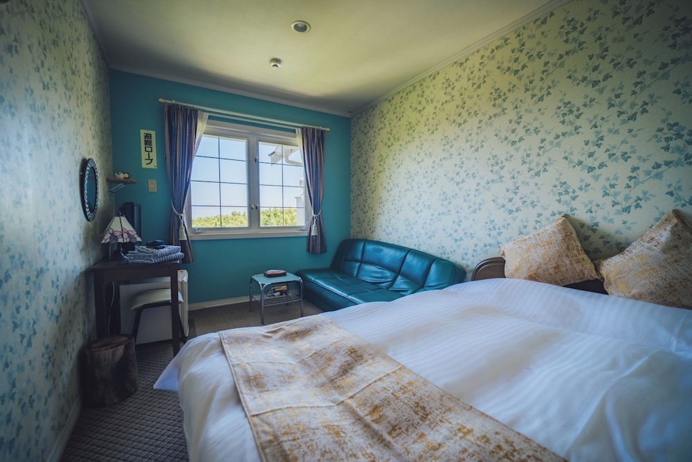 Design Room, 1 Double Bed, Partial Sea View photo 1