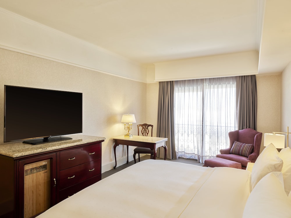 Superior Room, 1 King Bed - Photo 6