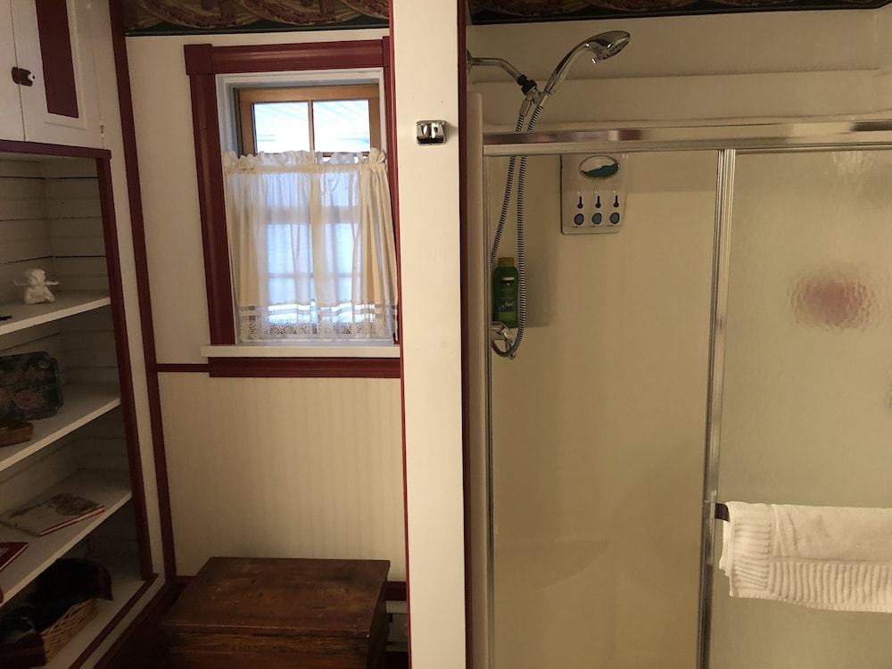 Standard Double Room, Ensuite (Romance Suite) photo 2