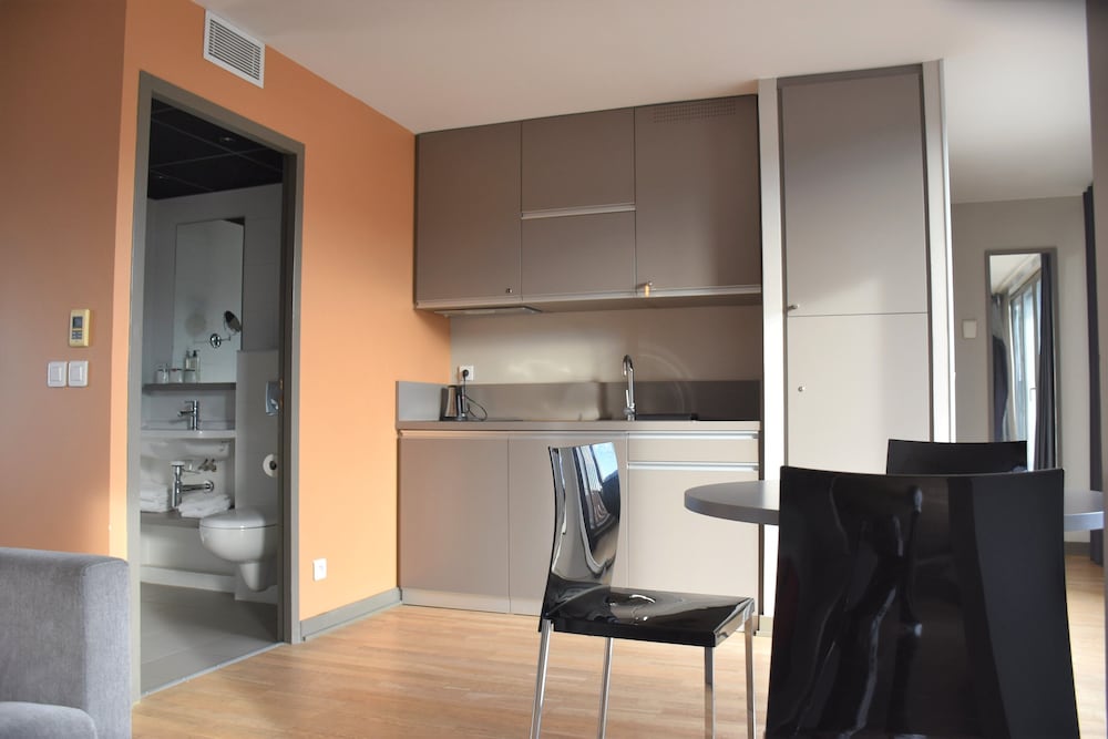 Executive Suite - Photo 5