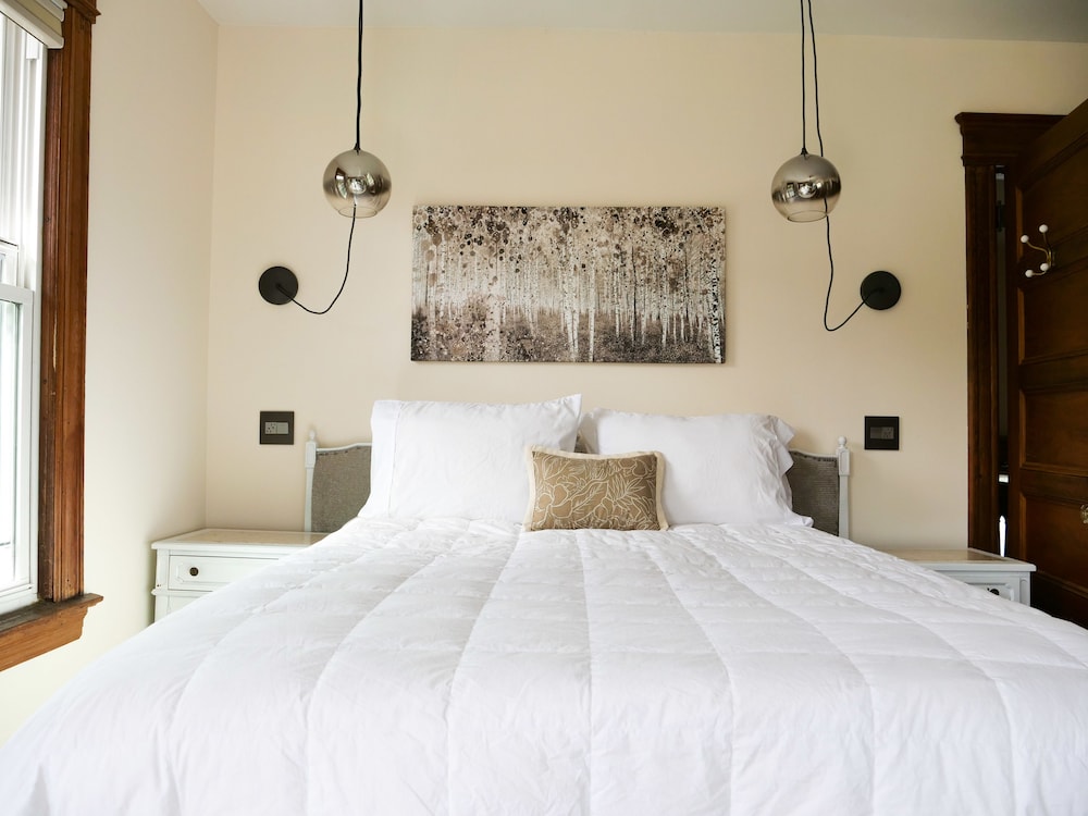 Suite (The Vly Room) photo 1