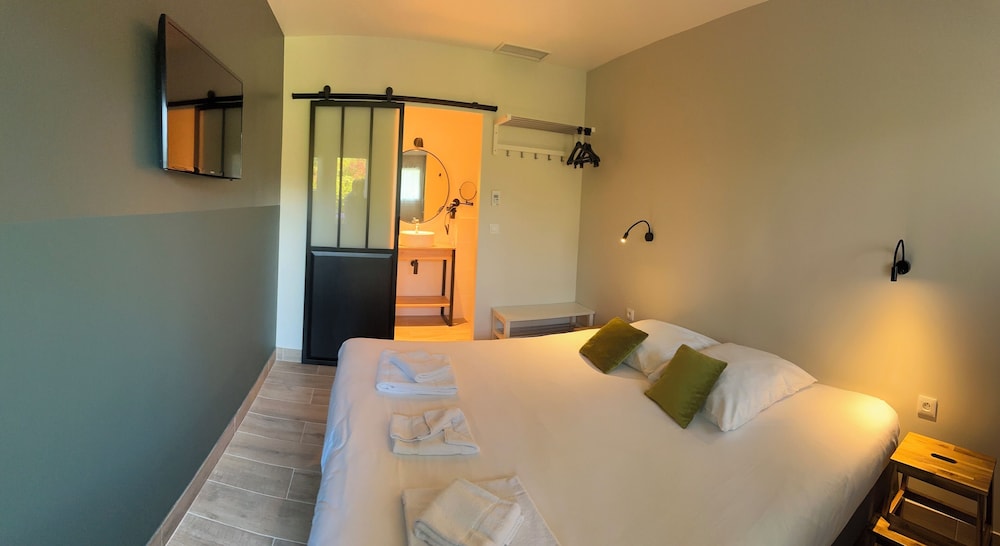 Standard Double Room photo 2