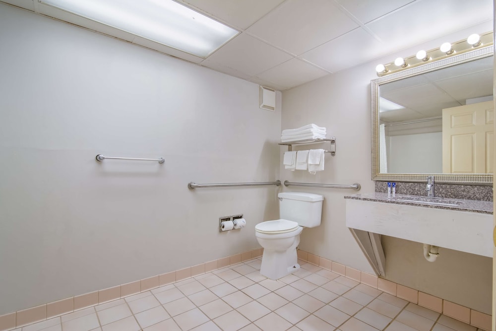 Room, 2 Double Beds, Accessible, Smoking photo 2