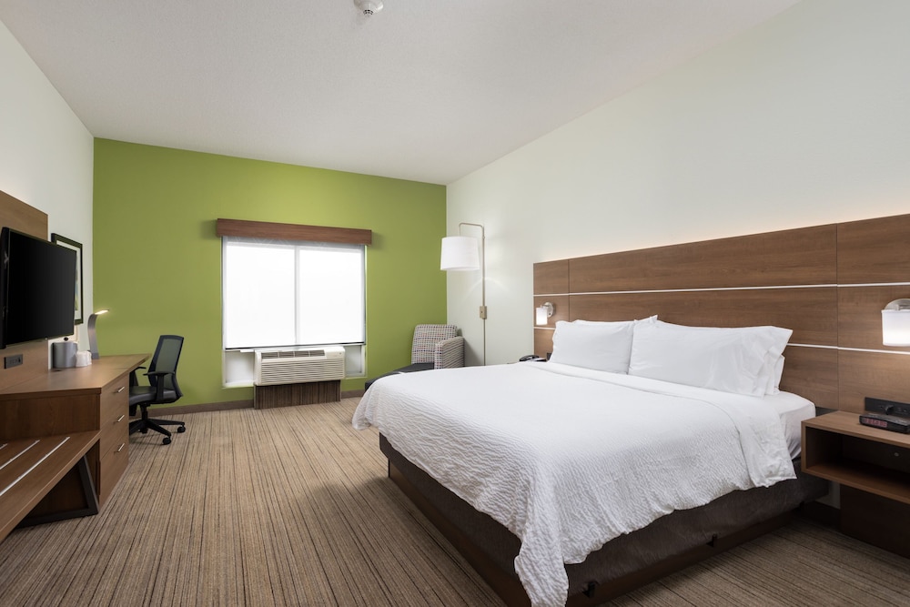 Standard Room, 1 King Bed (Extra Floor Space) - Photo 1