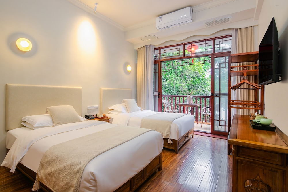 Twin Room, Balcony
