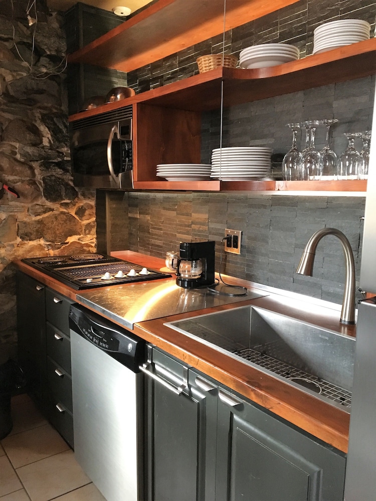 Royal Suite, Multiple Beds, Kitchen photo 3