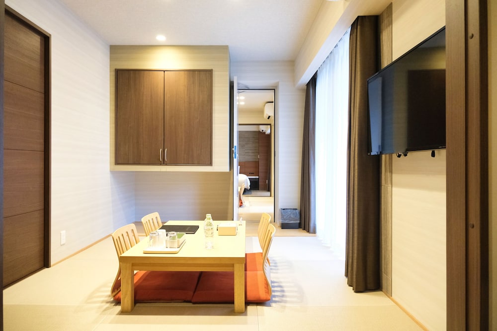 Connecting Room with Tatami Area(69sqm)