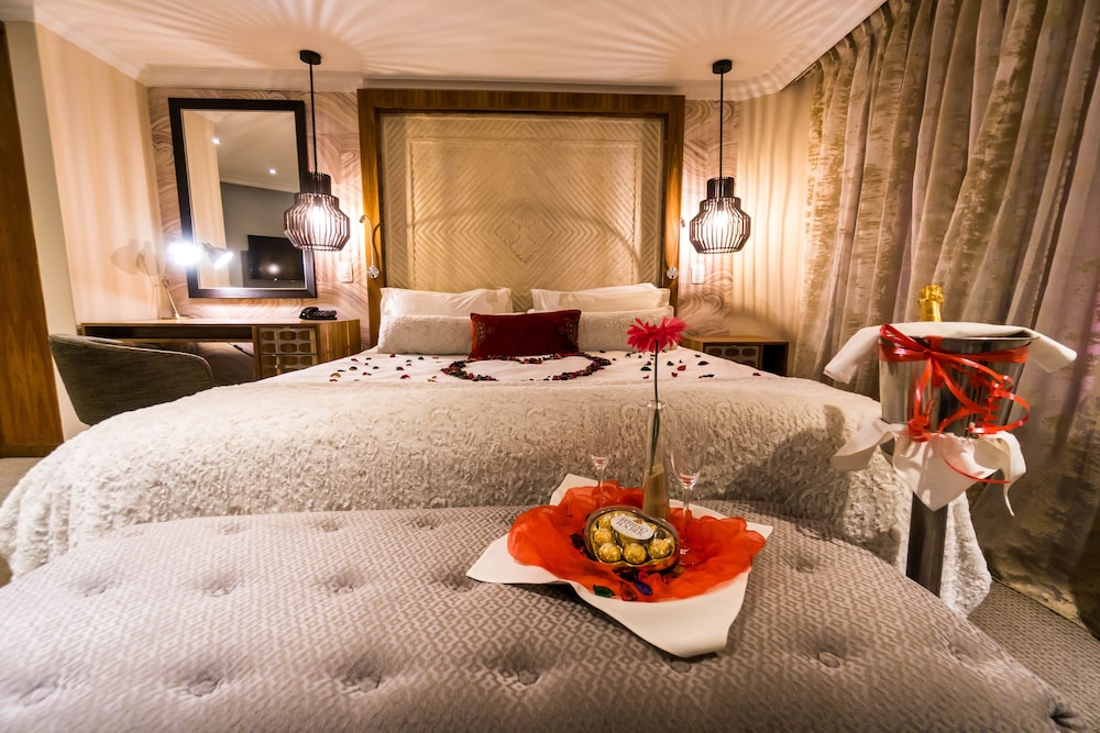Executive King Suite photo 2