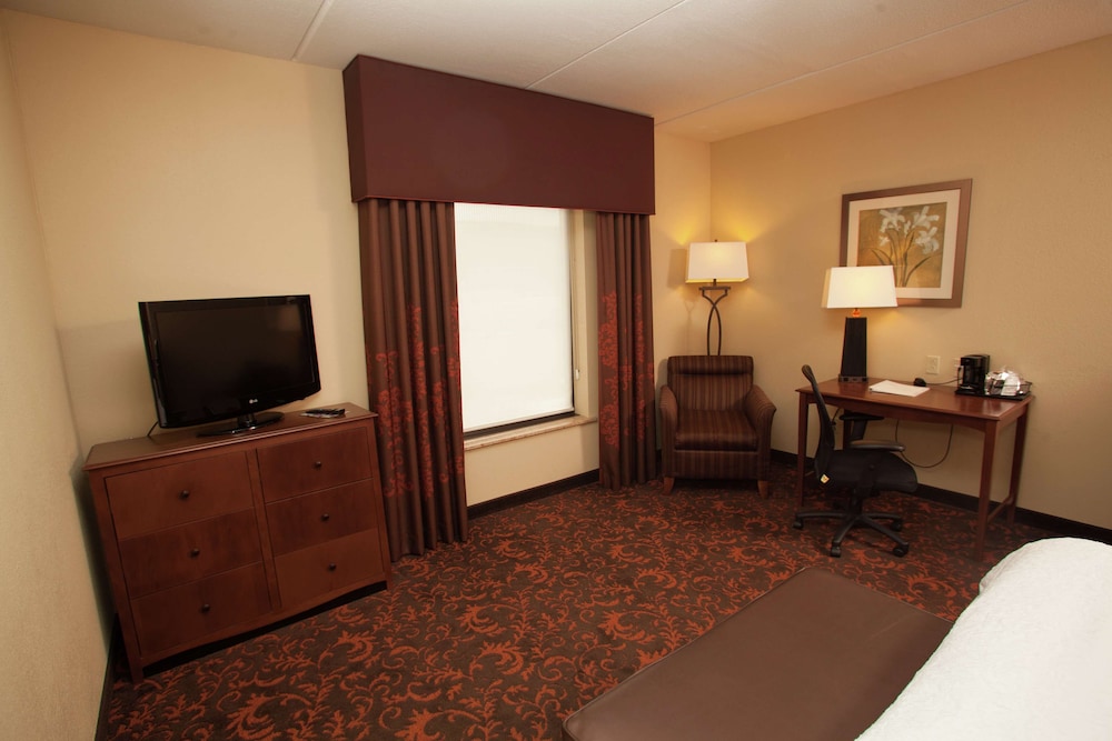 Room, 1 King Bed - Photo 3